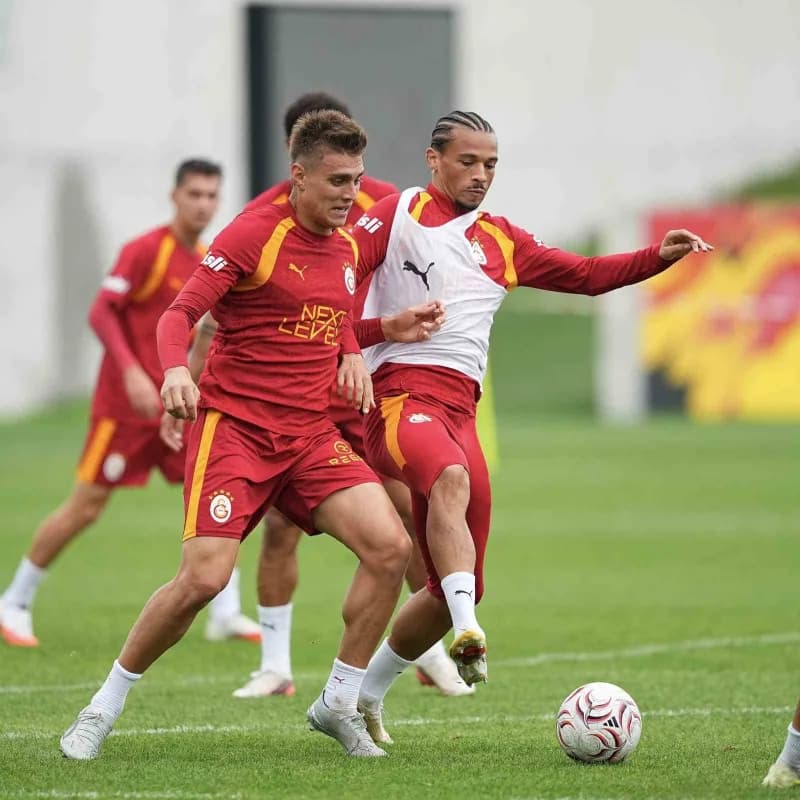 Galatasaray futbol takımı Kemerburgaz Metin Oktay Tesisleri’nde antrenman yapıyor