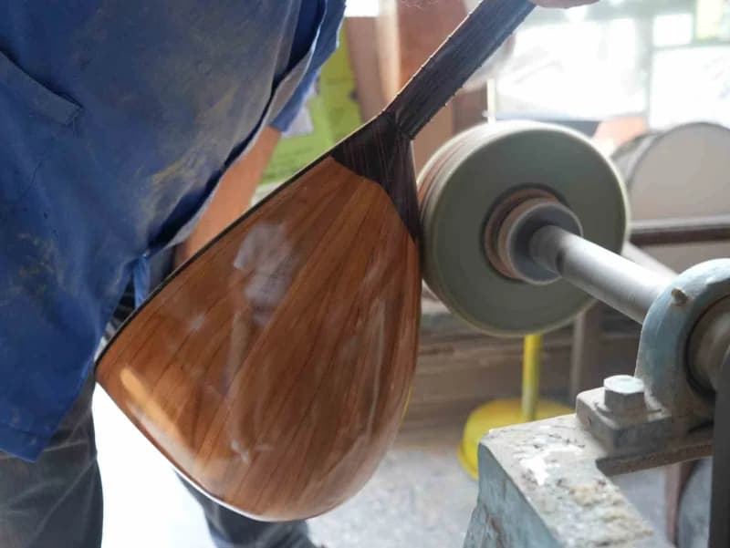 36 yıldır bağlama ve saz üretiyor, kendi Yaptığı bağlamaları çalamıyor