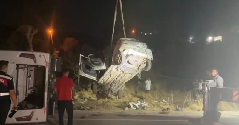 Gaziantep'te 7 kişinin öldüğü Kazada araçlar yoldan kaldırıldı
