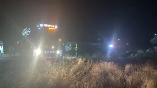 Gaziantep-Nurdağı kara yolunda 7 kişinin hayatını kaybettiği kazaya karışan otomobil ve otobüsün çekicilerle kaldırılmas