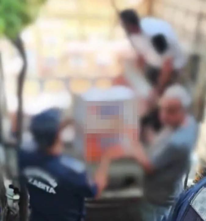 Gaziantep'te bozulmuş, tarihi geçmiş ve değiştirilmiş 2 kamyon cips ve şekerleme ele geçirildi