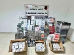 Gaziantep’te jandarma ekiplerinin kaçak elektronik eşya operasyonu sırasında ele geçirilen ürünler