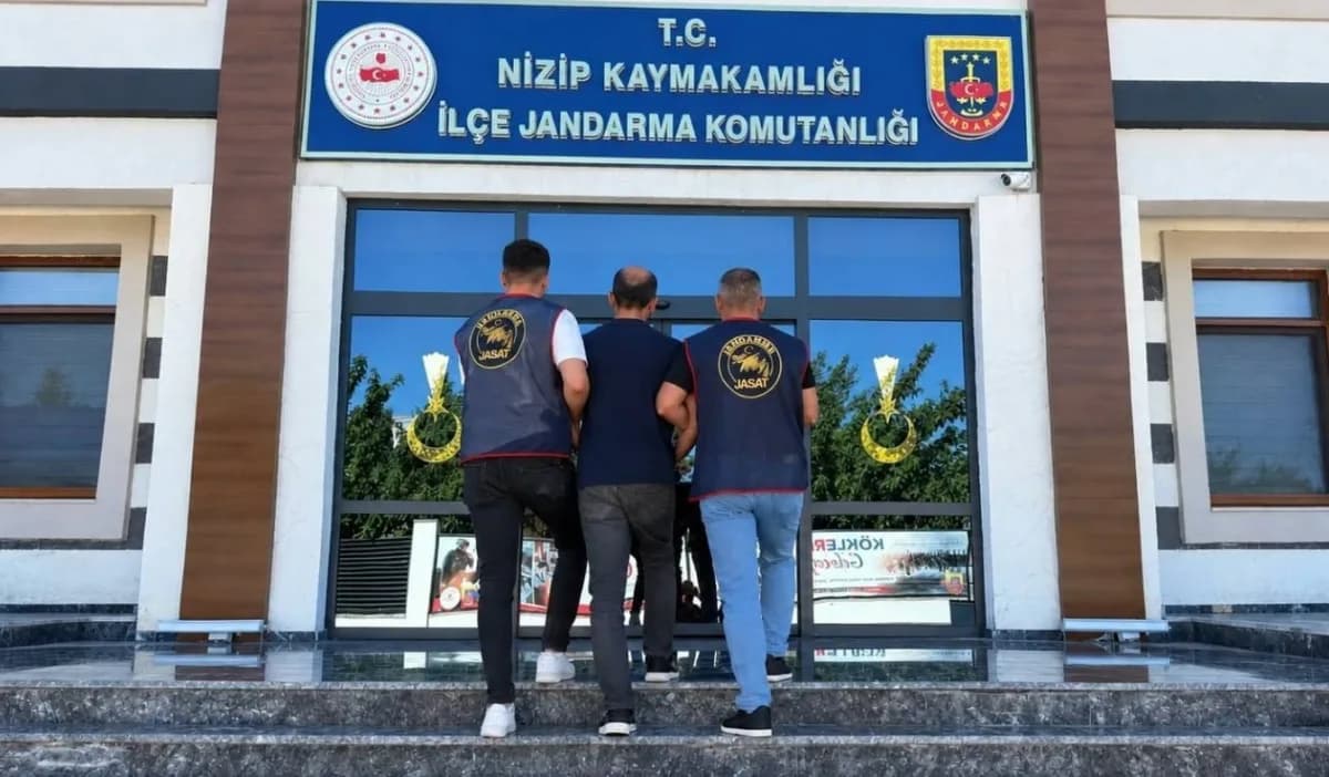 Gaziantep'te jandarma ekipleri uyuşturucu suçundan aranan şahsı yakaladı