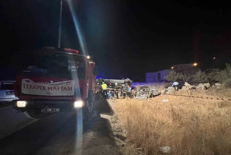 Olay yerine çok sayıda itfaiye, polis, jandarma, AFAD, sağlık ve Ulusal Medikal Kurtarma Ekibi (UMKE) Ekibi sevk edildi.