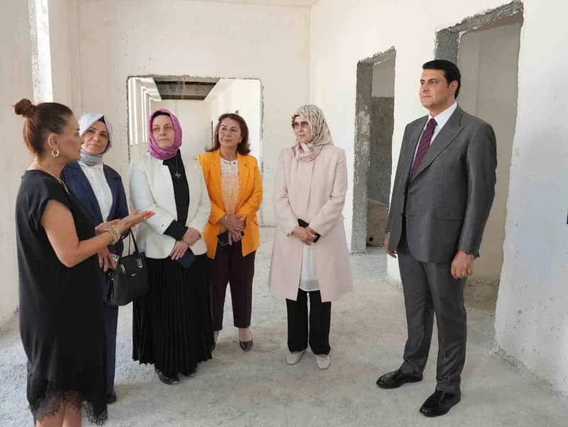 Yılmaz’dan Gaziantep Otizm Vakfı Okulu’na ziyaret