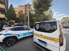 Gaziantep Şehitkamil ilçesinde evde silahlı olay sonrası polis ekipleri inceleme yapıyor