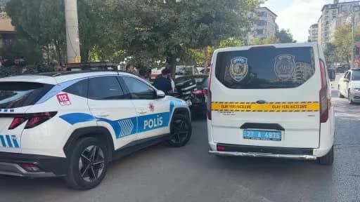 Gaziantep Şehitkamil ilçesinde evde silahlı olay sonrası polis ekipleri inceleme yapıyor