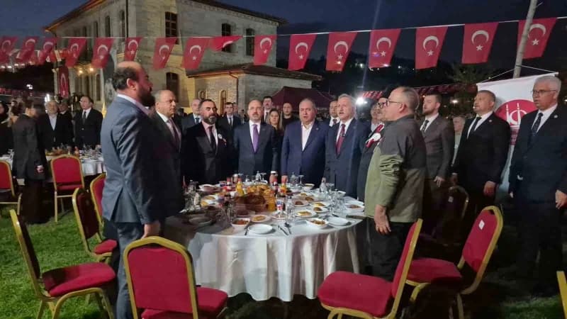 İçişleri Bakan Yardımcısı Bülent Turan, "Biz gaziliği sadece bireysel olarak değil, tüm bir millet olarak, tüm bir insan