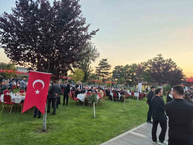 İçişleri Bakan Yardımcısı Bülent Turan, "Biz gaziliği sadece bireysel olarak değil, tüm bir millet olarak, tüm bir insan