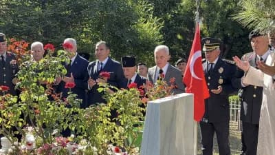 Kırklareli 19 Eylül Gaziler Günü töreninde Atatürk heykeline çelenk bırakılması