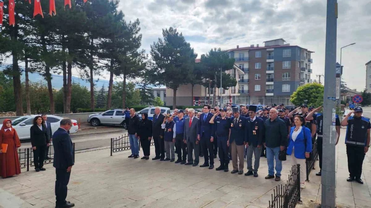 Hüyük ilçesinde 19 Eylül Gaziler Günü dolayısıyla Atatürk Anıt Alanı’nda tören düzenlendi.