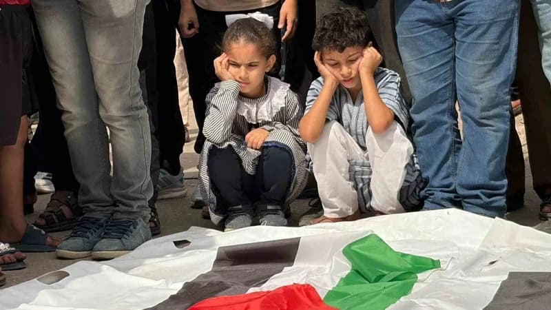 İsrail'in Gaze saldırılarında hayatını kaybeden ve üç yıl boyunca tonlarca enkazın altında kalan 51 Filistinlinin kalınt
