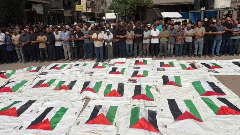 İsrail'in Gaze saldırılarında hayatını kaybeden ve üç yıl boyunca tonlarca enkazın altında kalan 51 Filistinlinin kalınt
