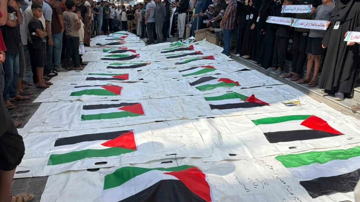 İsrail'in Gaze saldırılarında hayatını kaybeden ve üç yıl boyunca tonlarca enkazın altında kalan 51 Filistinlinin kalınt