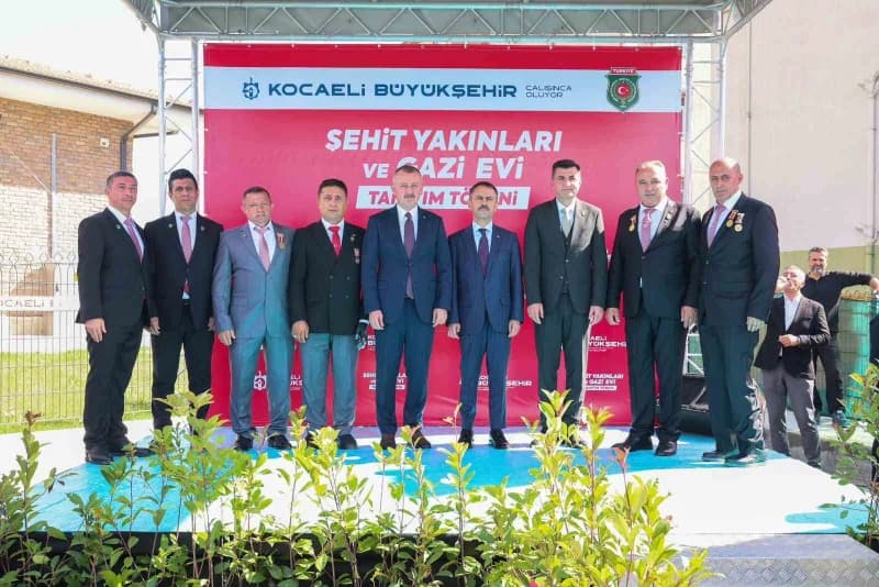 Gebze’de Şehit Yakınları ve gazilerin sosyal buluşma noktası olacak Şehit Yakınları ve Gazi Evi hizmete açıldı.