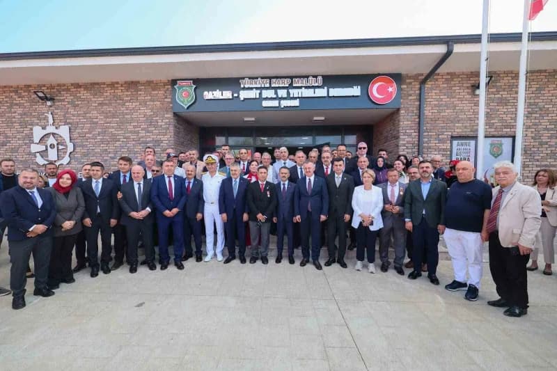 Gebze’de Şehit Yakınları ve gazilerin sosyal buluşma noktası olacak Şehit Yakınları ve Gazi Evi hizmete açıldı.