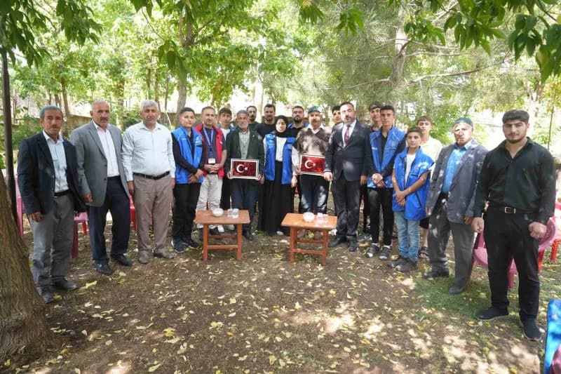 Muş’un Korkut ilçesine bağlı Yünören köyünde yaşayan Kıbrıs gazileri, 19 Eylül Gaziler Günü kapsamında gençler tarafında
