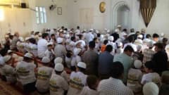 Gercüş’te Hayat Namazla Güzeldir programı final etkinliğinde çocuklar açık alanda namaz eğitimi sonrası etkinlikte bir a