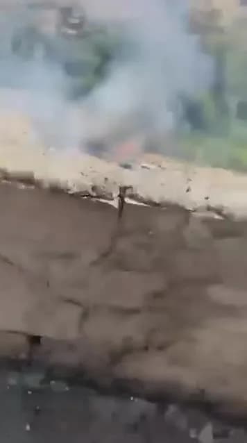 Batman’ın Gercüş ilçesine bağlı Kesiksu köyünde henüz belirlenemeyen bir nedenle yangın çıktı. Rüzgarın da etkisiyle kıs
