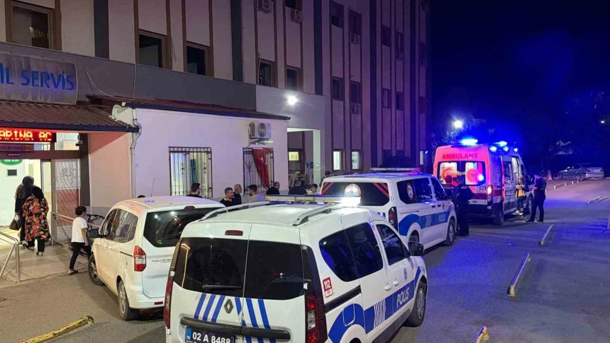 Yaralı, Kahta Devlet Hastanesi’ne kaldırıldı.