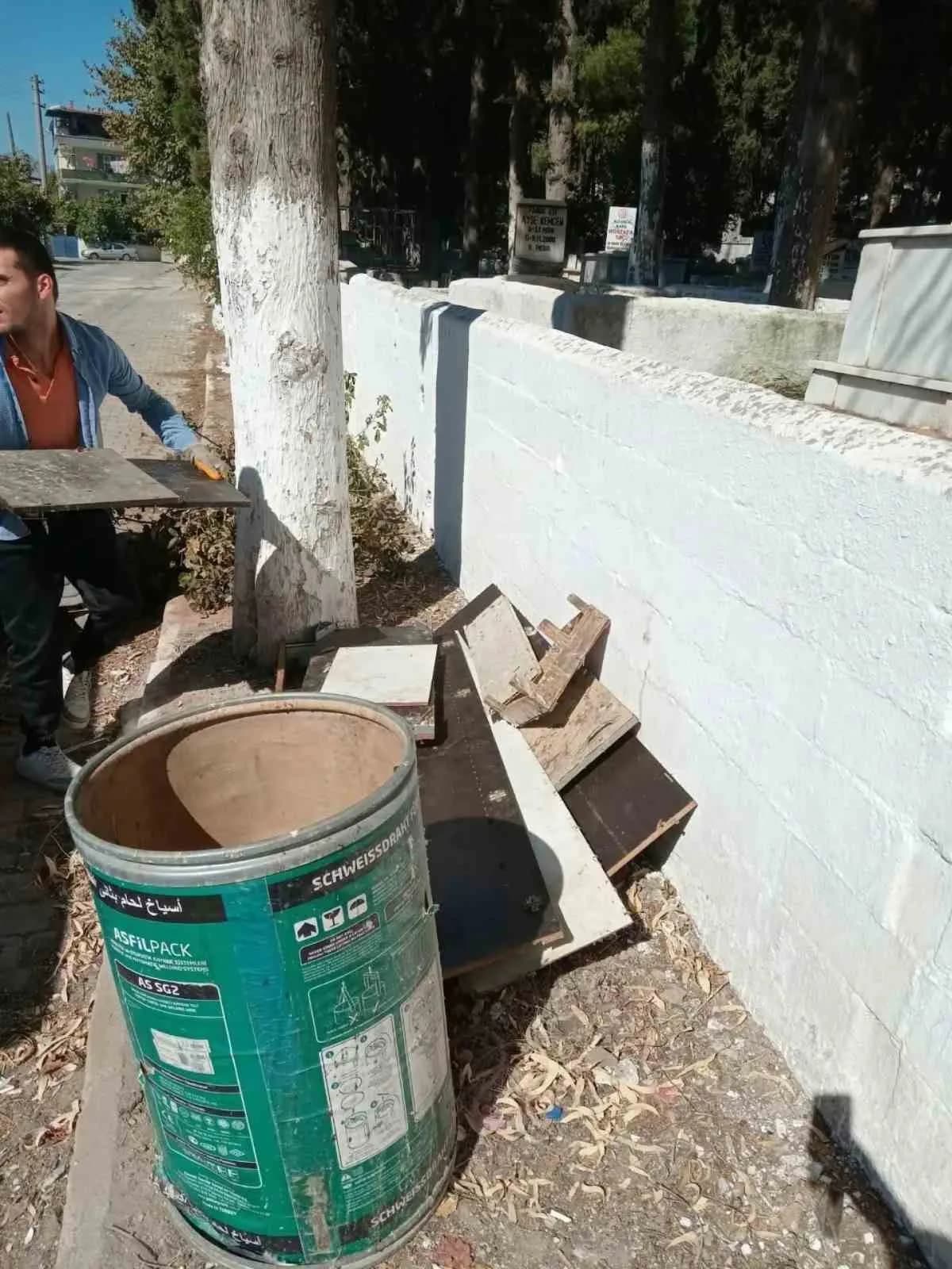 Germencik Belediyesi, çöp konteynerlerinin çevresine mobilya, eski ev eşyası ve evsel atık bırakılmaması konusunda vatan