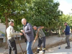 Germencik Belediye Başkanı Burak Zencirci, Reisköy ve Park Mahallelerinde yol ve kaldırım çalışmalarını yerinde inceliyo