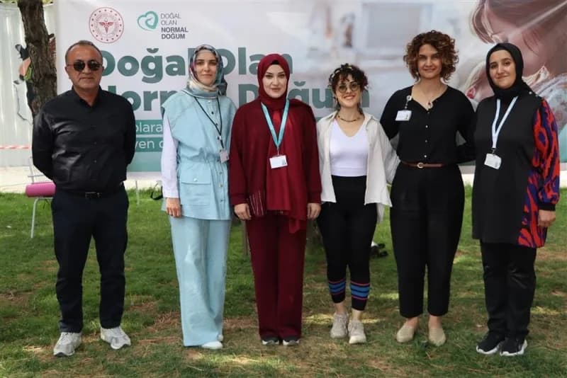 Sivas Numune Hastanesi Gebe Okulunda anne adaylarının gebelik sürecini daha sağlıklı ve huzurlu geçirmelerine destek olm