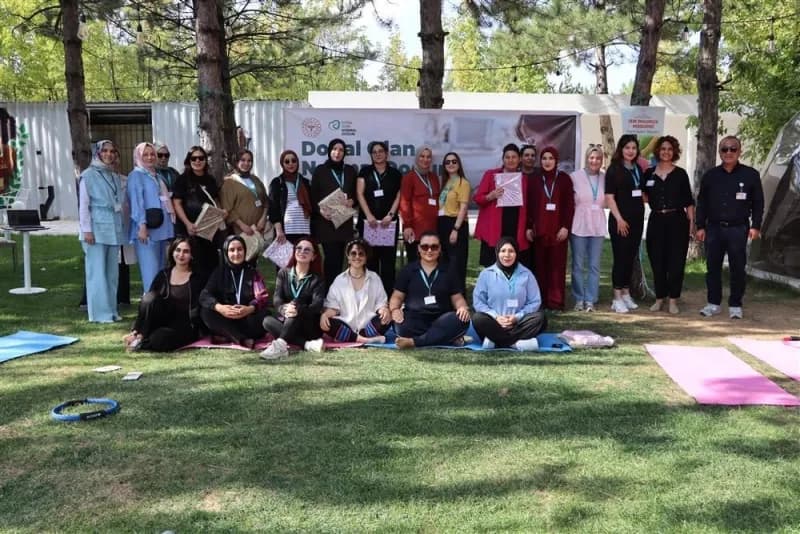Sivas Numune Hastanesi Gebe Okulu'nda anne adaylarına gevşeme teknikleri eğitimi veriliyor