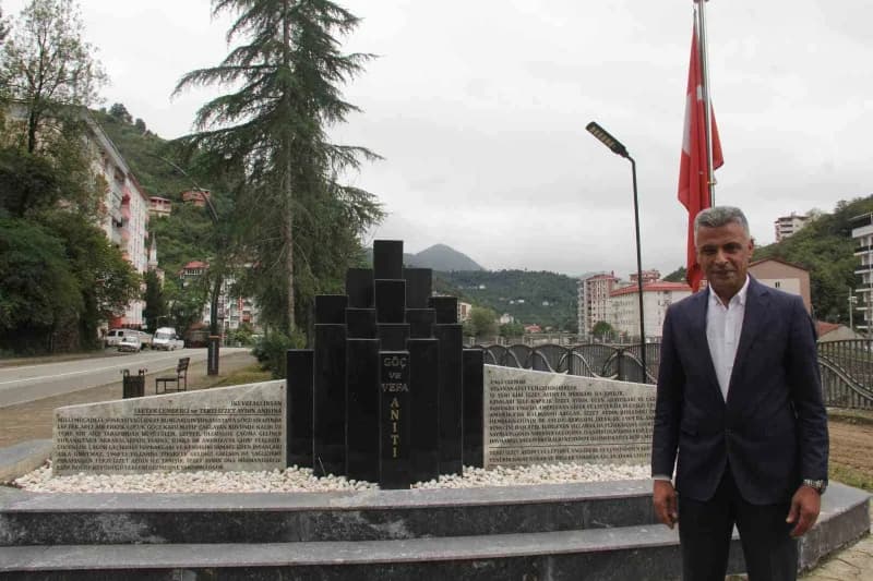 Yağlıdere Belediye Başkanı Yaşar İbaş, Yağlıdere'nin nüfusu 14 bin 600 iken ABD'de 30 binin üzerinde Yağlıdereli yaşadığ