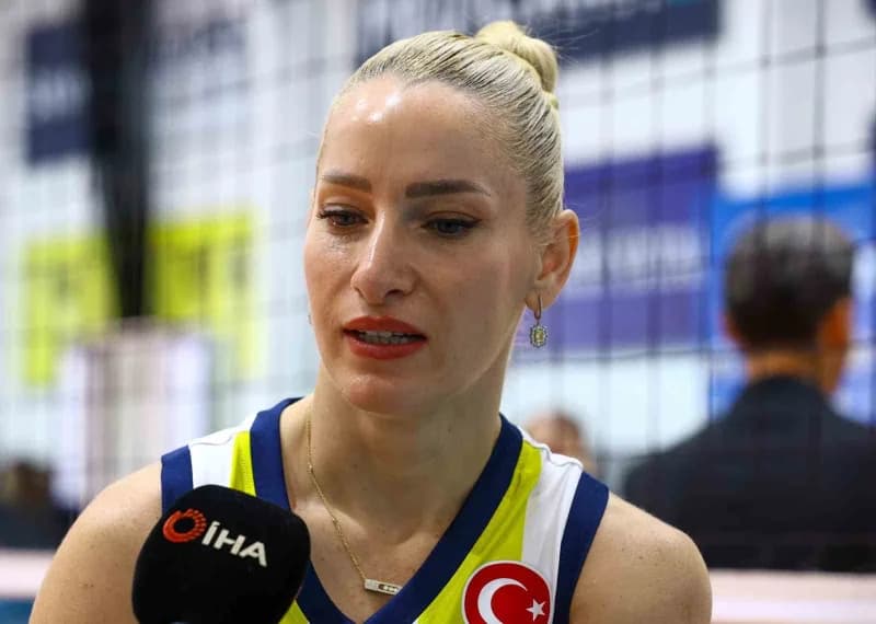Takımın deneyimli oyuncularından Gizem Örge, İhlas Haber Ajansı (İHA) muhabirine yeni sezon hedefleri, kariyeri, sarı-la
