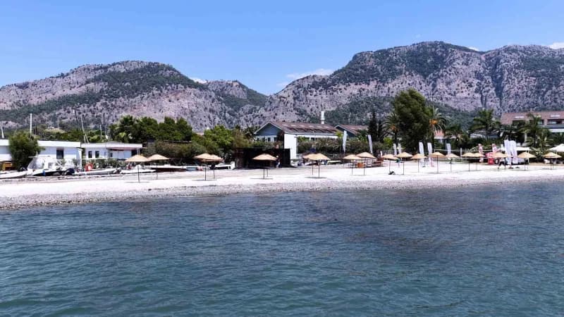 Göcek'te temizlenen plaj vatandaşların hizmetine sunuldu