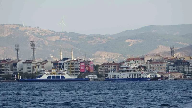 Çanakkale'nin Kuzey Ege Denizi'ndeki Gökçeada ilçesine yarın yapılması planlanan bazı tarifeli feribot seferleri, olumsu