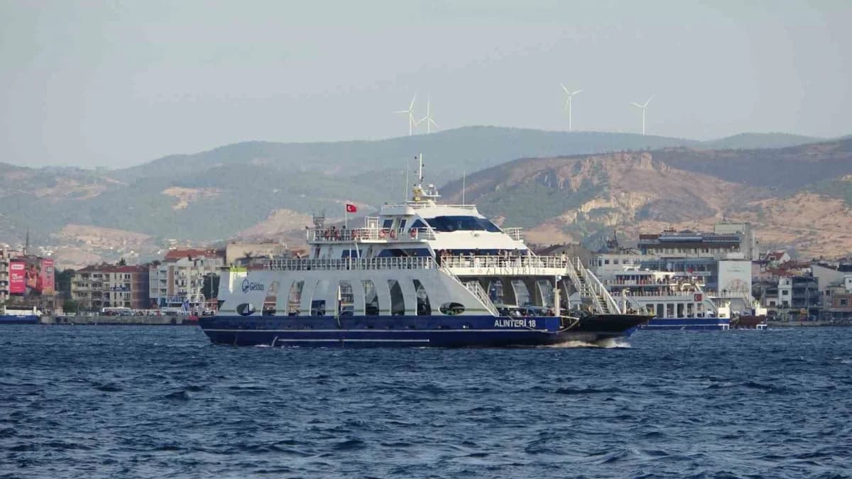 Çanakkale'nin Kuzey Ege Denizi'ndeki Gökçeada ilçesine yarın yapılması planlanan bazı tarifeli feribot seferleri, olumsu