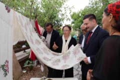 Gökçeada’da Ihlamur’un Nazlı Yüzü Tokat Yazmacılığı Sergisinden el emeği yazmacı eserler