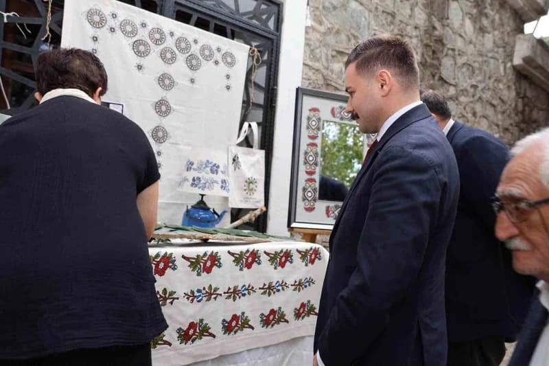Çanakkale’nin Gökçeada ilçesinde geleneksel el sanatlarının özgün örneklerinden Tokat yazmacılığının yaşatılması ve gele