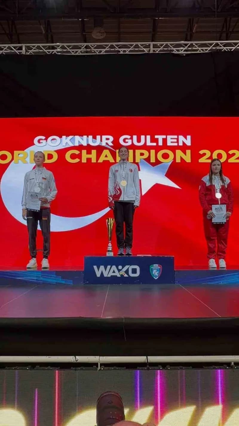 İtalya’da düzenlenen WAKO Dünya Kick Boks Şampiyonası’nda büyük bir başarıya imza atan Samsunlu sporcu Göknur Gülten, ge