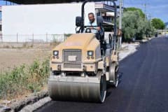 Manisa Gölmarmara NATO Caddesi’nde sıcak asfalt serimi ve yol yenileme çalışmaları