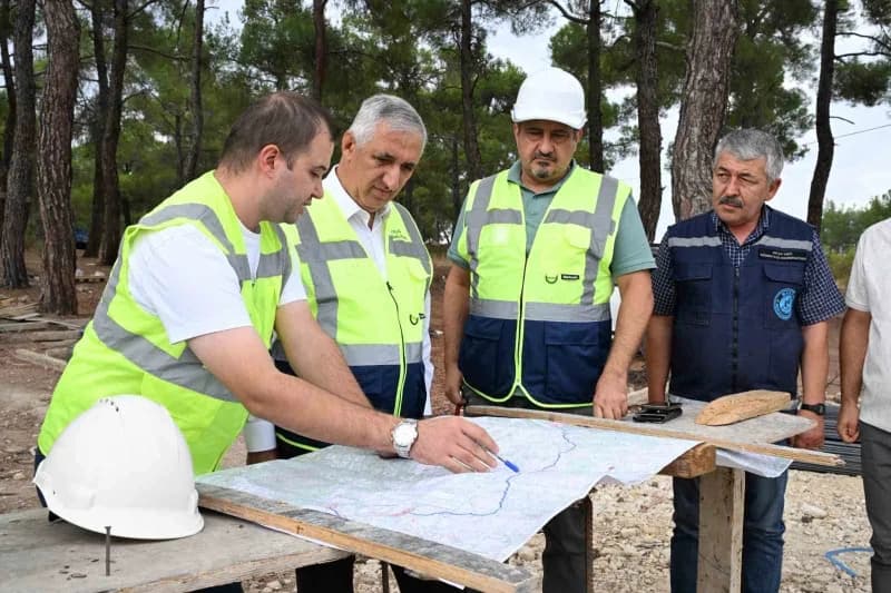 Manisa Gördes’te içme suyu projesi kapsamında yapılan isale hattı ve yeni su deposu inşaatından görüntü