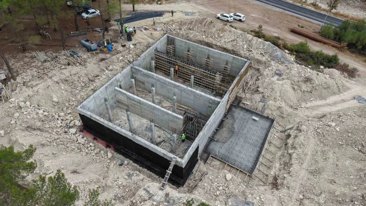 Manisa’nın Gördes ilçesinde yıllardır yaşanan içme suyu sorununu çözmek amacıyla hayata geçirilen 120 milyon TL’lik proj