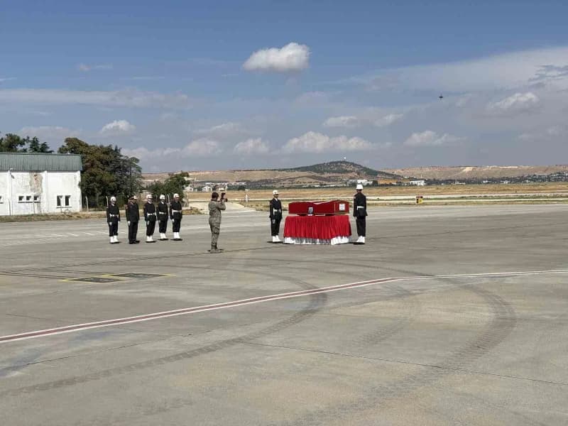 Zeytindalı Harekat Bölgesi'nde görevli Tankçı Uzman Çavuş Coşkun Sevim, görev esnasında rahatsızlanarak şehit oldu. Şehi