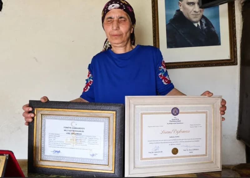 Artvin'de doğuştan görme engelli Kemal ve Süheyla Köse kardeşler, yarım asrı aşkın süredir köy hayatını birlikte omuzlay