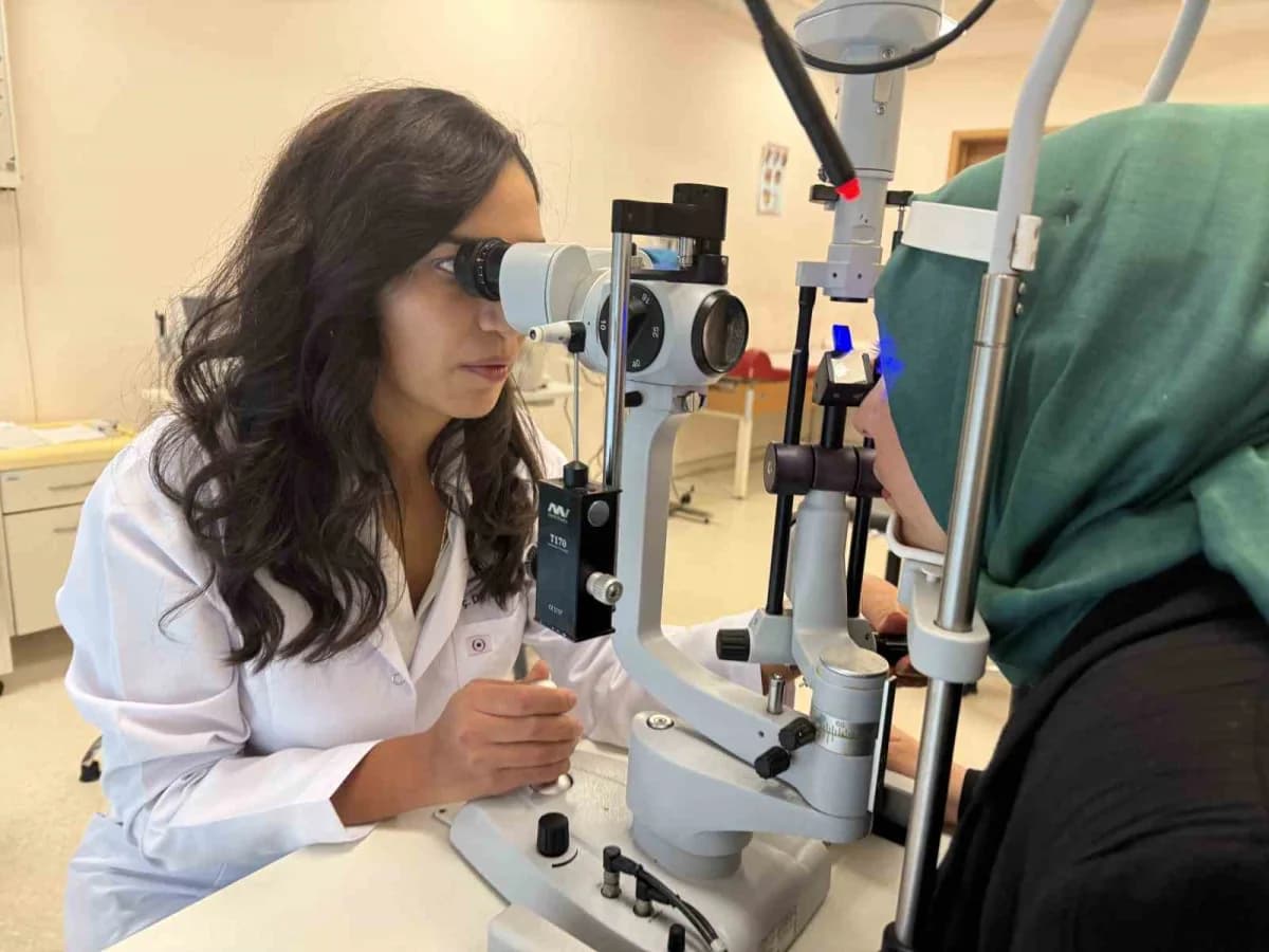 Göz Hastalıkları Uzmanı Doç. Dr. Burcu Yakut