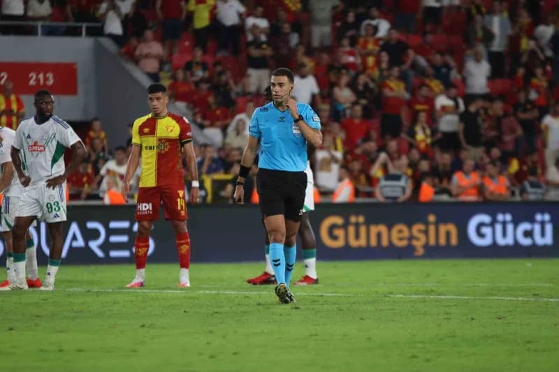 Trendyol Süper Lig'in 6. Haftasında Göztepe, sahasında Çaykur Rizespor ile 2-2 berabere kaldı.