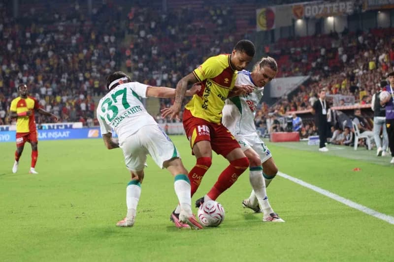 Trendyol Süper Lig'in 6. Haftasında Göztepe, sahasında Çaykur Rizespor ile 2-2 berabere kaldı.