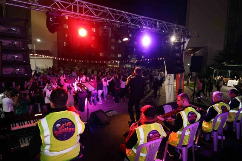 Talas Belediyesi’nin adı yurt çapında duyulan müzik topluluğu Grup Şantiye, konserlerine devam ediyor. Üniversitelerin e