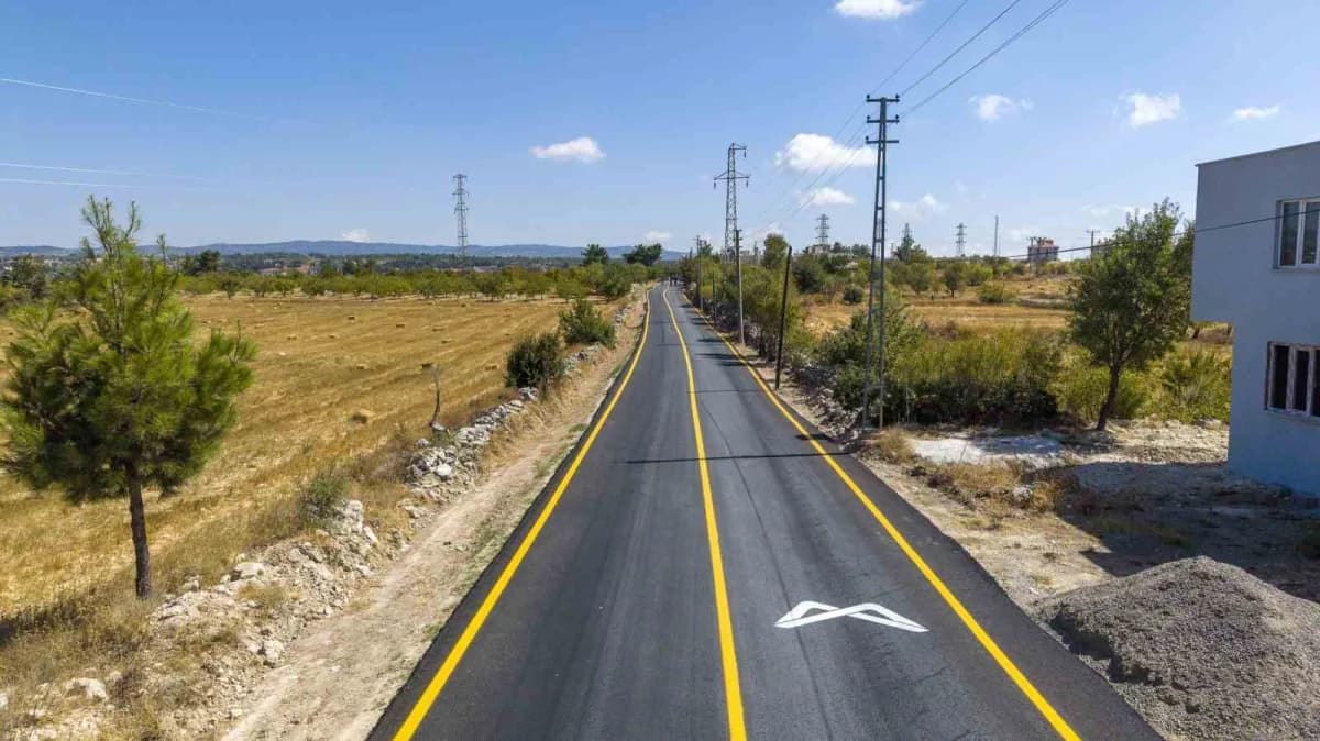 Mersin’de 3 mahallenin ortak kullandığı bin 100 metre uzunluğundaki Yol, altyapı çalışmalarının ardından yaklaşık 2 bin
