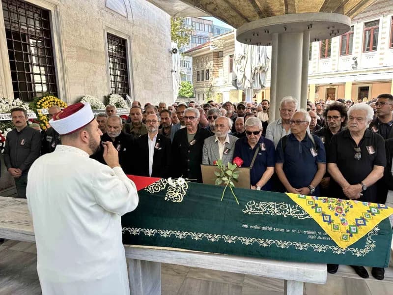Kanser nedeniyle hayatını kaybeden usta oyuncu, seslendirme sanatçısı ve akademisyen Gülsen Tuncer, İstanbul Şişli'de kı
