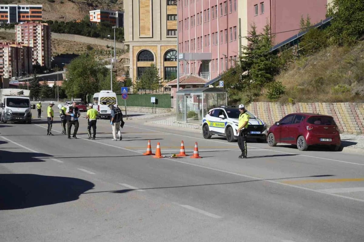 Gümüşhane’de trafik kazasında ağır yaralanan yaşlı adamın tedavi gördüğü hastane