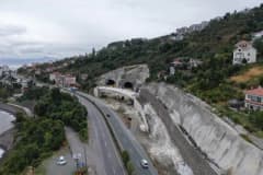 Trabzon Güney Çevre Yolu Projesi Akçaabat geçişinde tünel ve viyadük yapım çalışmaları