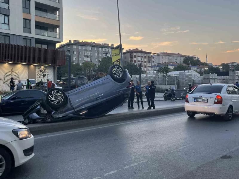 İstanbul Güngören’de takla atan aracın kaza anı güvenlik kamerası görüntüsü